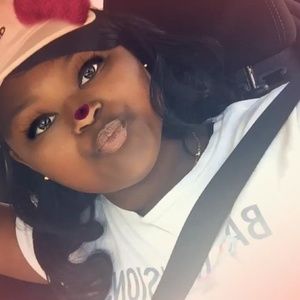 Meet your Posher, Keyera